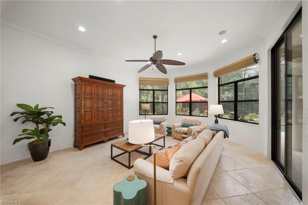 6477 Costa Cir Property Photo 8