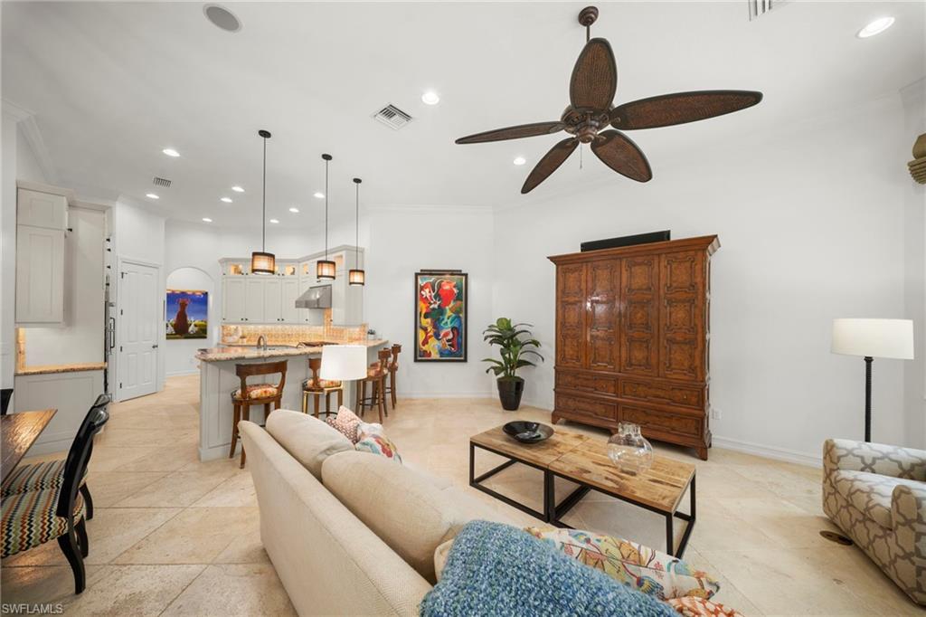 6477 Costa Cir Property Photo 10