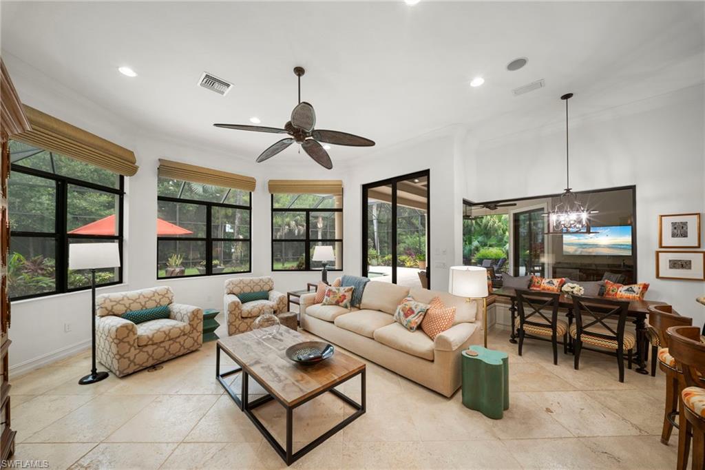 6477 Costa Cir Property Photo 14