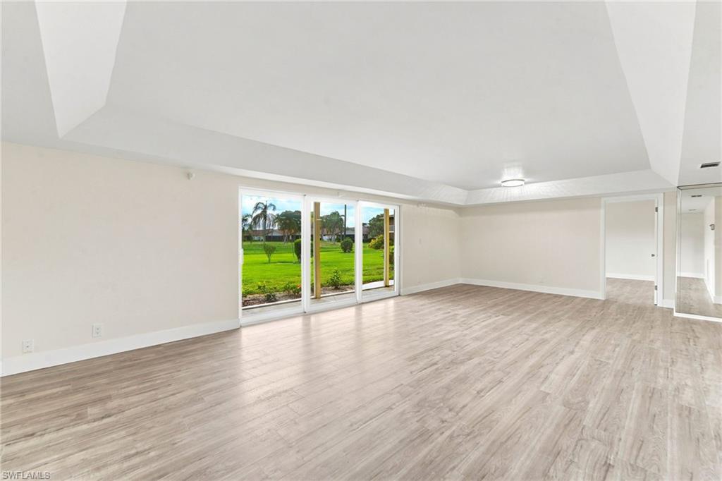 379 Palm Dr 3 Property Photo 6