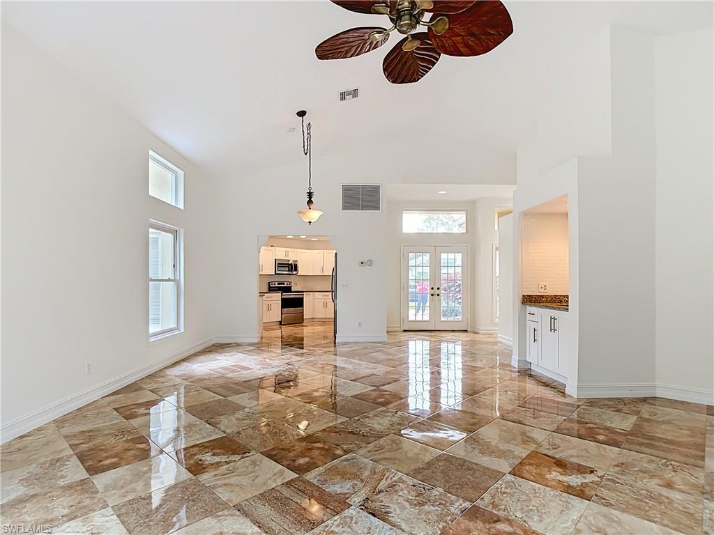 56 Grey Wing Pt Property Photo 8