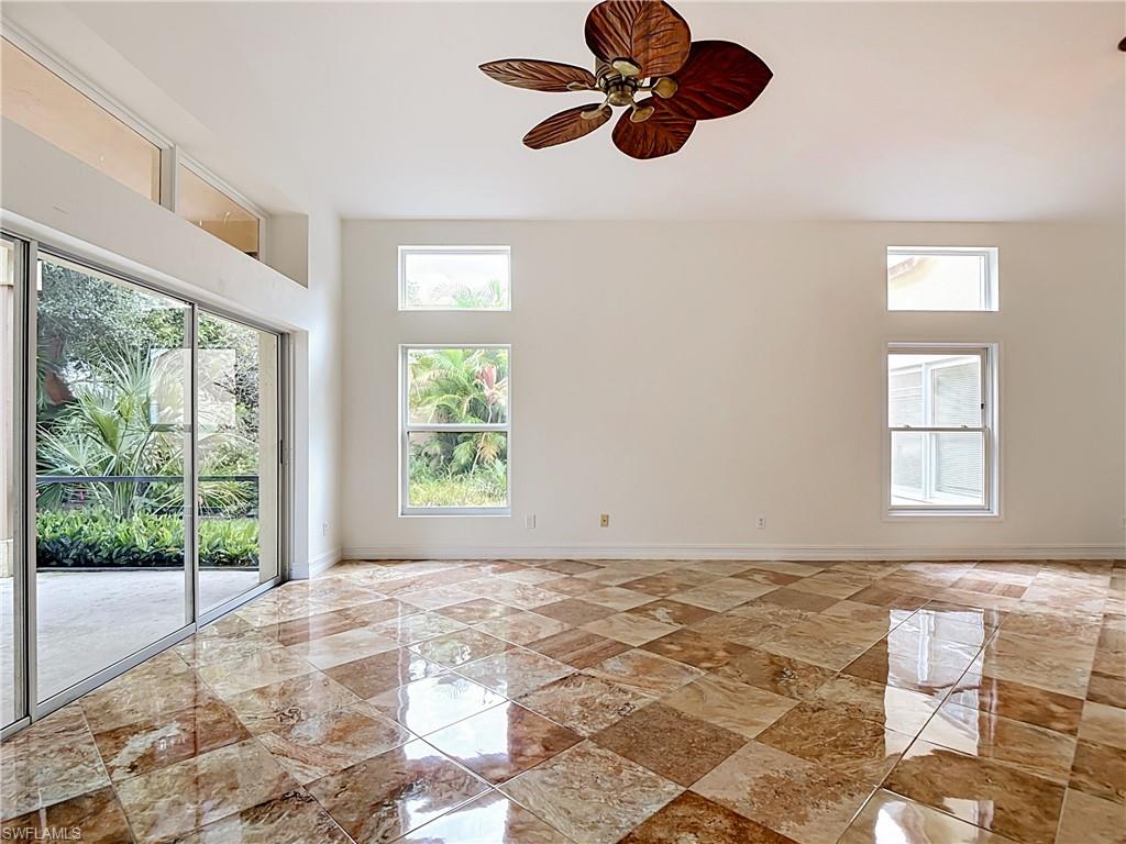 56 Grey Wing Pt Property Photo 12