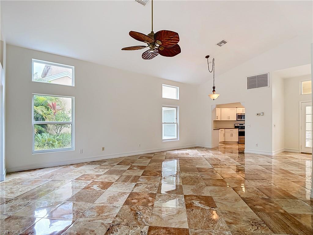 56 Grey Wing Pt Property Photo 13