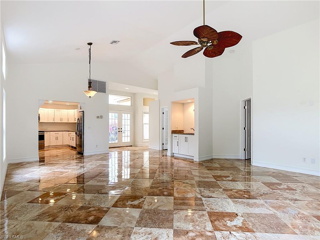56 Grey Wing Pt Property Photo 14