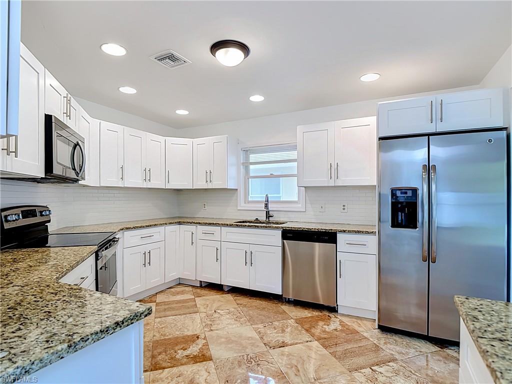 56 Grey Wing Pt Property Photo 15