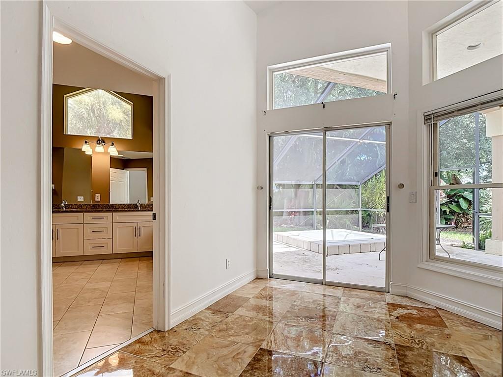 56 Grey Wing Pt Property Photo 17