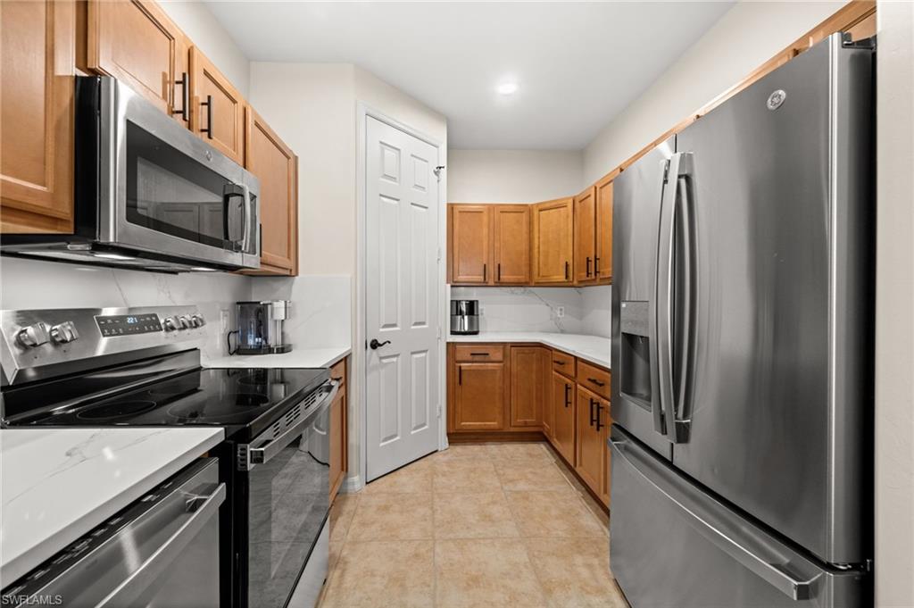 15121 Laguna Dr 102 Property Photo 11