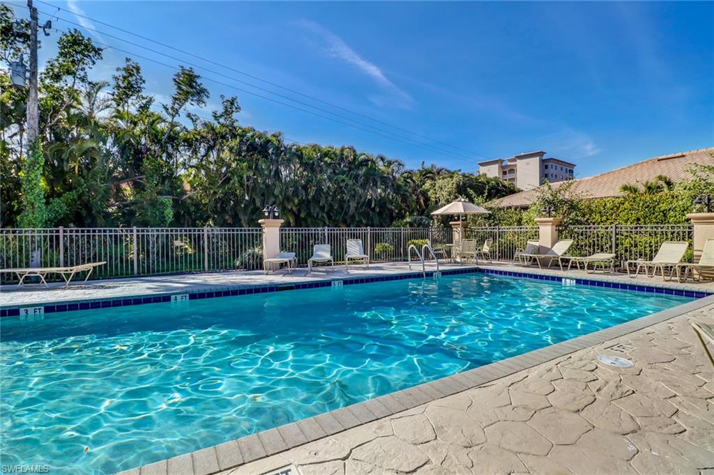 15121 Laguna Dr 102 Property Photo 35