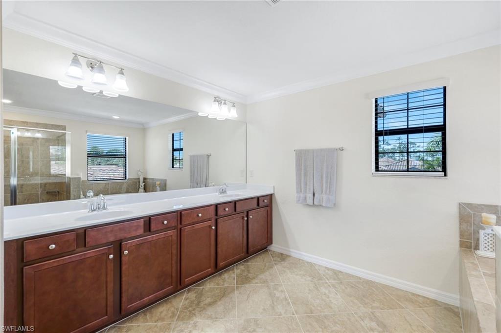 9250 Shadow Oak Ln Property Photo 24