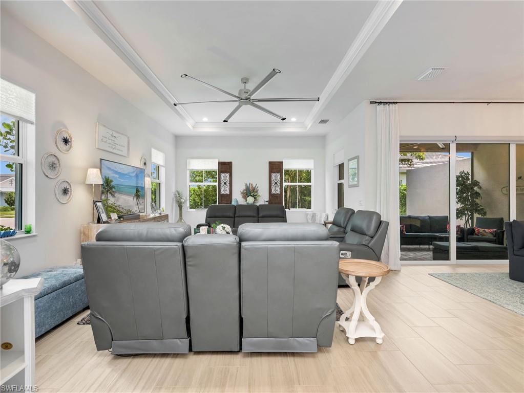 8958 Saint Lucia Dr Property Photo 11