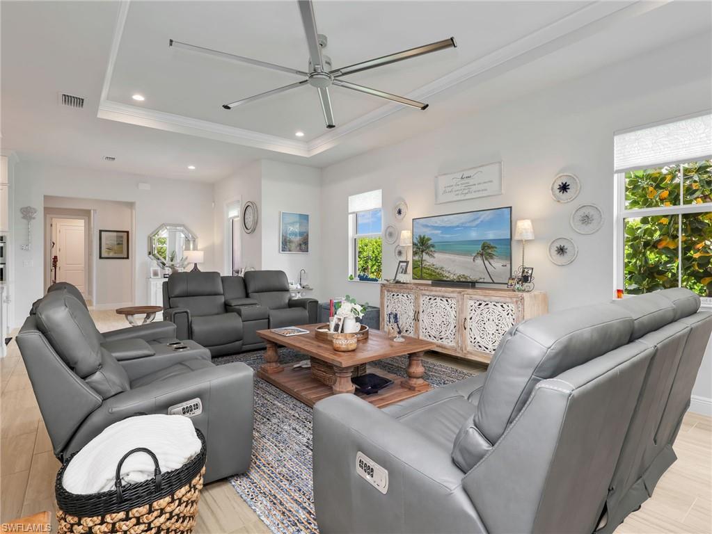 8958 Saint Lucia Dr Property Photo 15