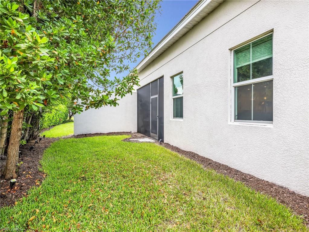 8958 Saint Lucia Dr Property Photo 27
