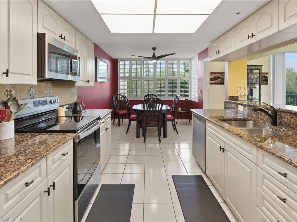 5550 Heron Point Dr 105 Property Photo 6