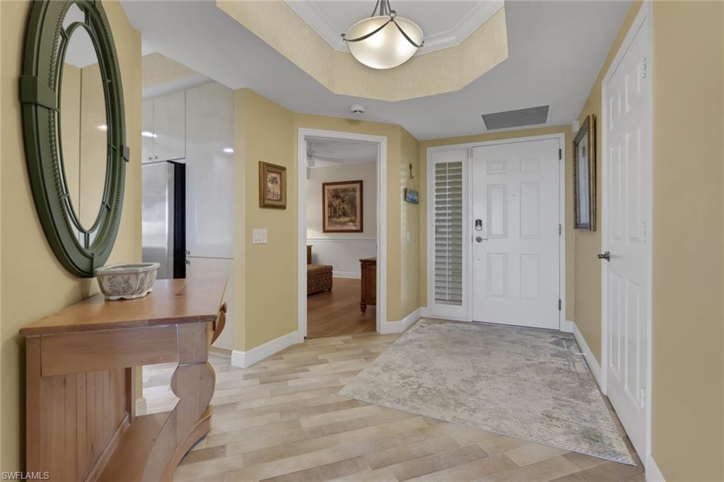 430 Cove Tower Dr 302 Property Photo 5