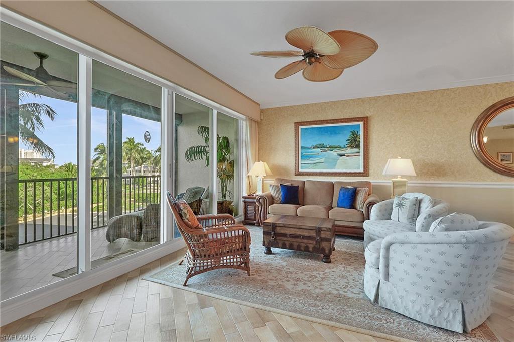 430 Cove Tower Dr 302 Property Photo 14