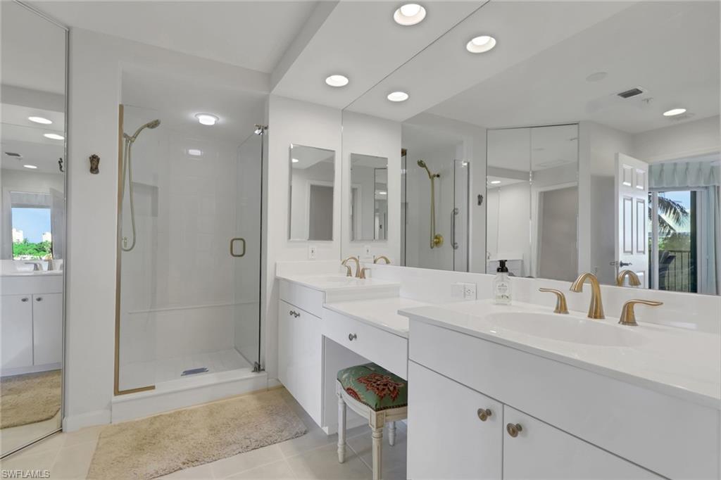 430 Cove Tower Dr 302 Property Photo 23