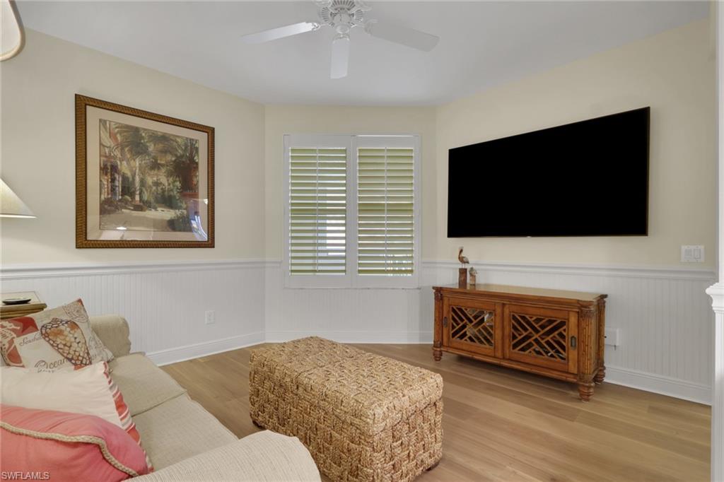 430 Cove Tower Dr 302 Property Photo 28