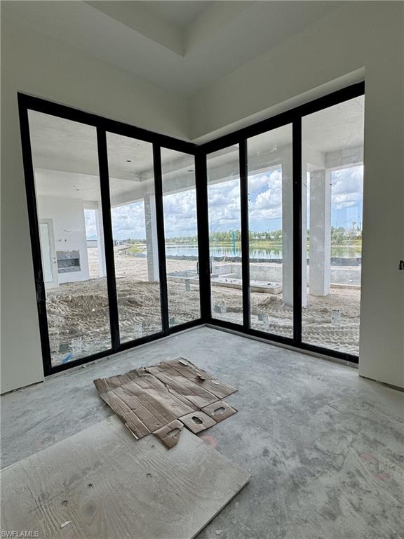 25562 Crystal Shore Dr Property Photo 4