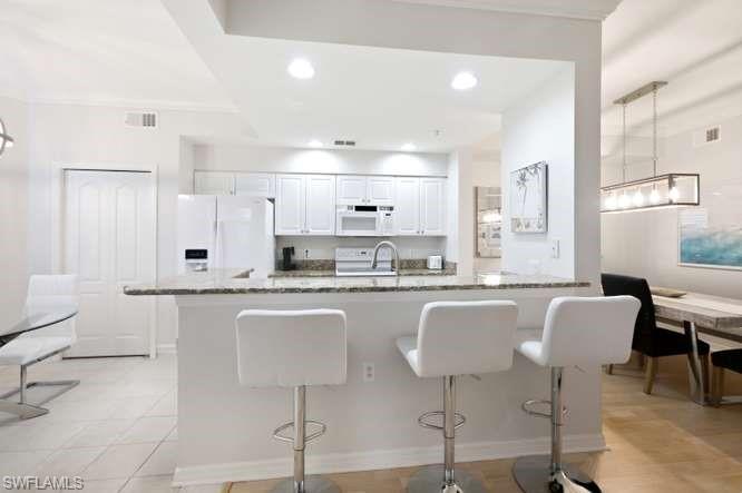 10361 Butterfly Palm Dr 712 Property Photo 8