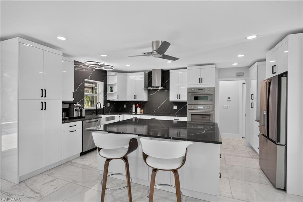 226 1st St Property Photo 3