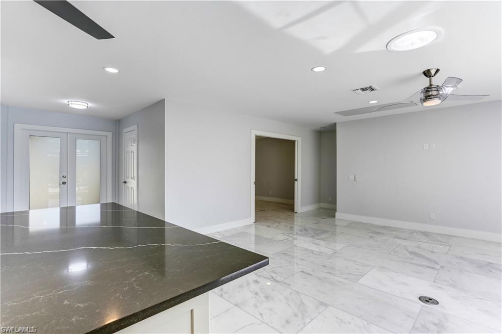 226 1st St Property Photo 8