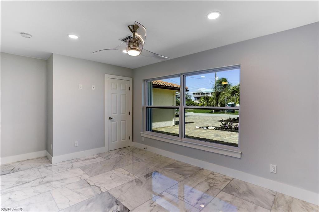 226 1st St Property Photo 19