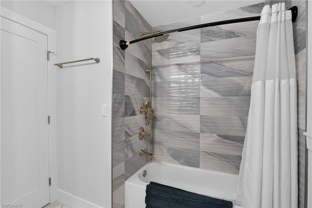 226 1st St Property Photo 21