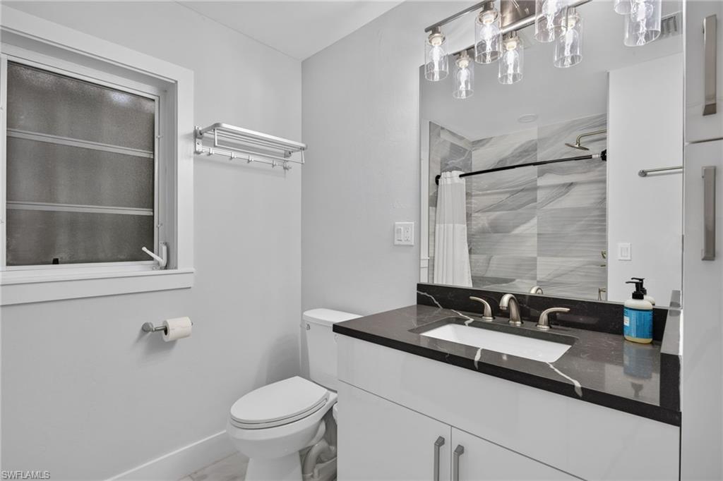 226 1st St Property Photo 22
