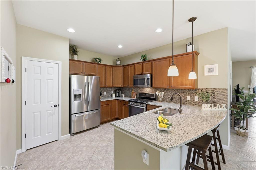 7156 Live Oak Dr Property Photo 3