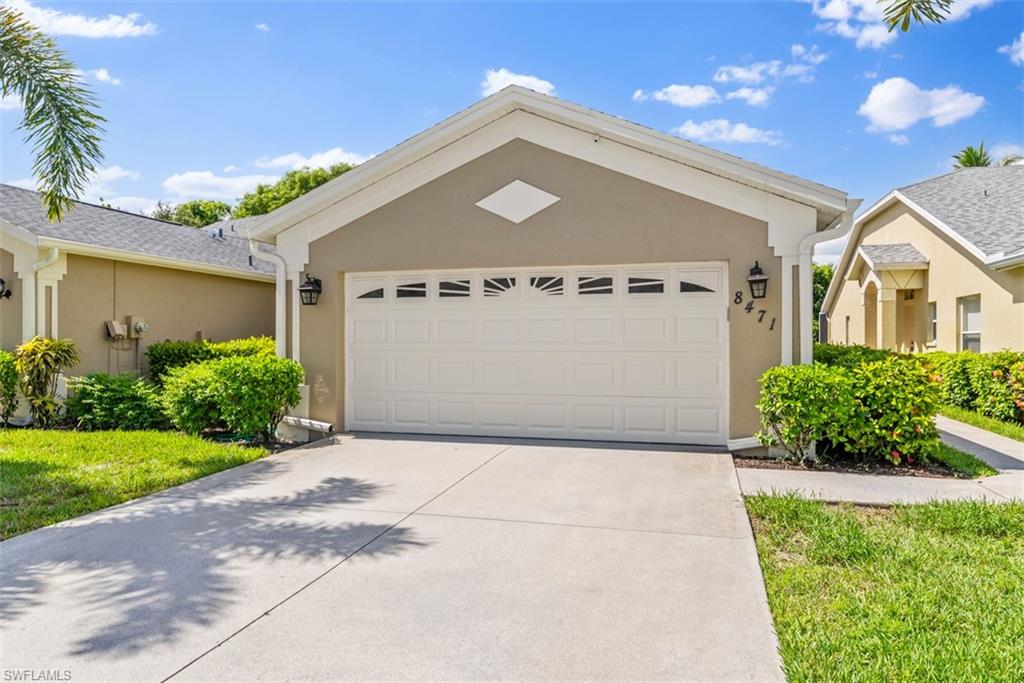 8471 Ibis Cove CIR M677 Property Photo 1