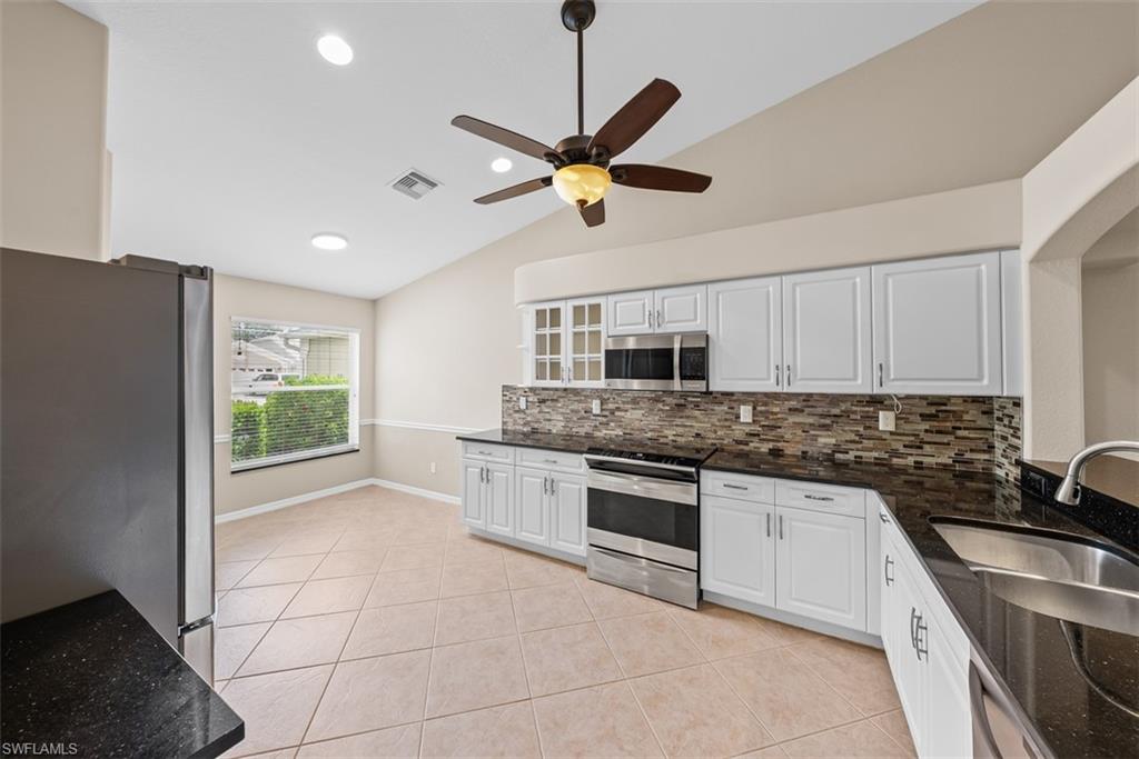 8471 Ibis Cove Cir M677 Property Photo 6