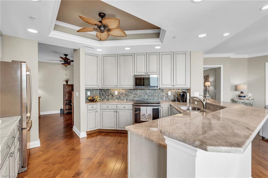 4137 Bay Beach Ln 585 Property Photo 18