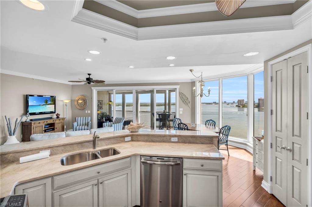 4137 Bay Beach Ln 585 Property Photo 20