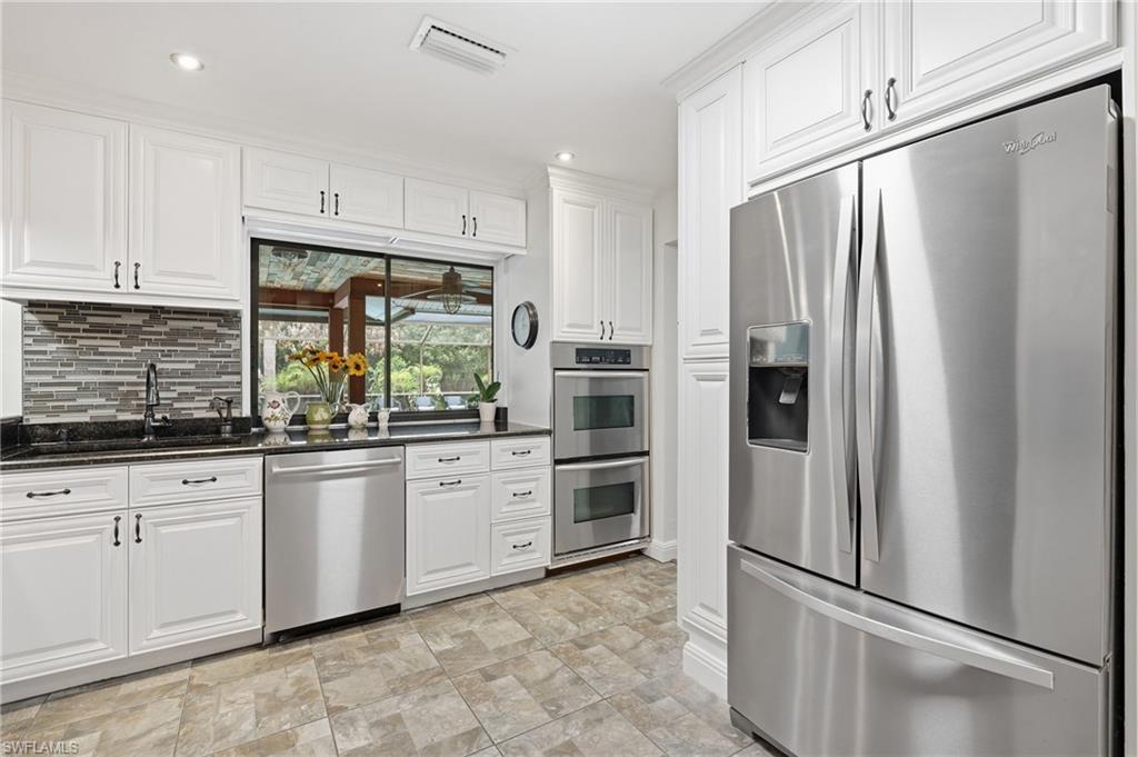505 Thompson Ave Property Photo 12