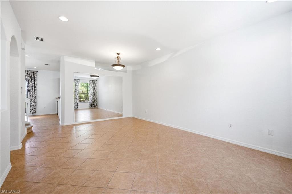 7631 Bristol Cir Property Photo 3