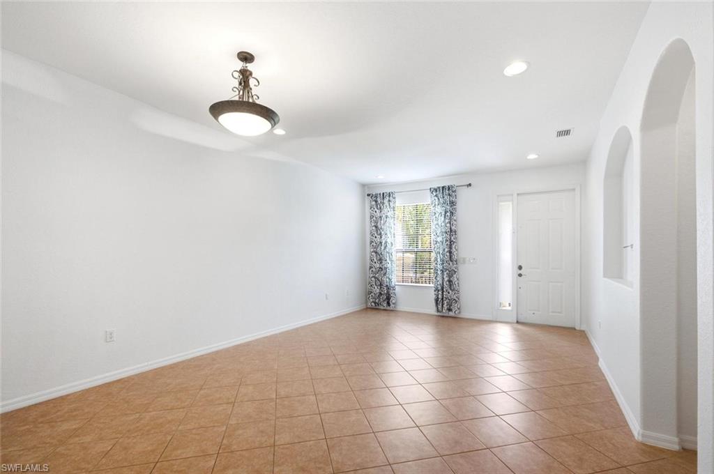 7631 Bristol Cir Property Photo 5