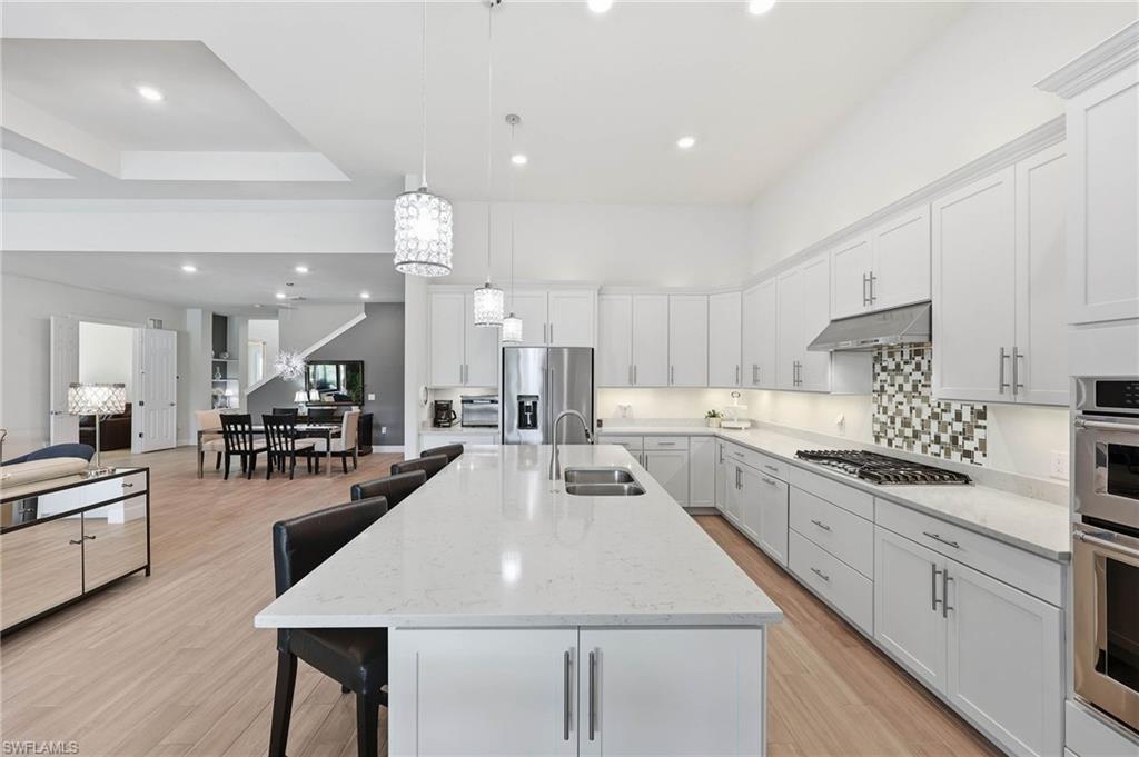 7759 Winding Cypress Dr Property Photo 8