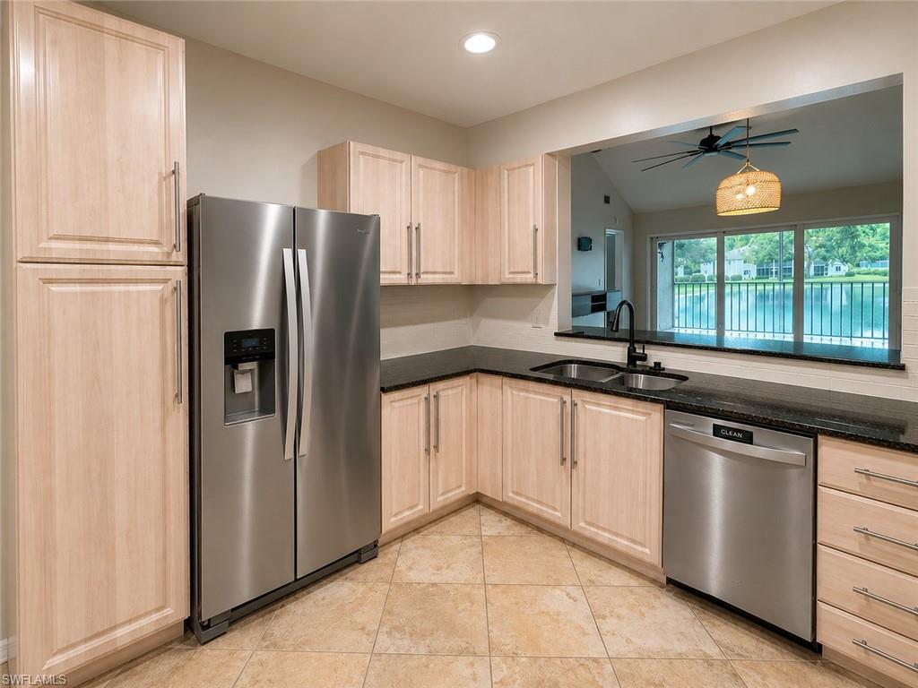 240 Timber Lake Cir D201 Property Photo 4