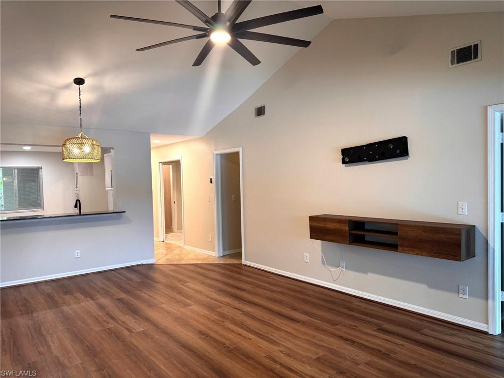 240 Timber Lake Cir D201 Property Photo 5