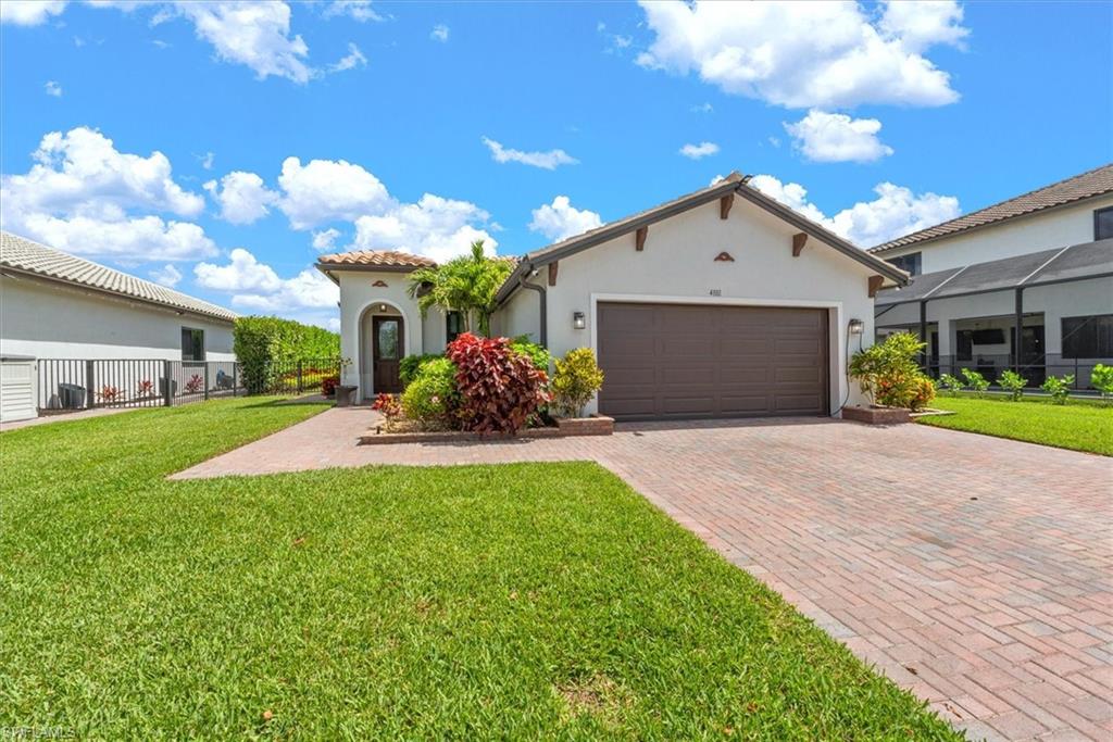 4881 Iron Horse Way Property Photo 3