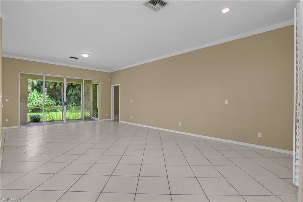 11082 Lakeland Cir Property Photo 6