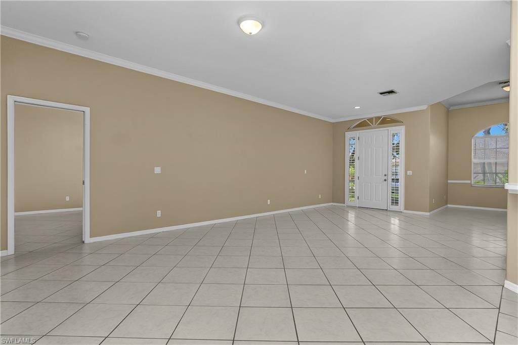 11082 Lakeland Cir Property Photo 7