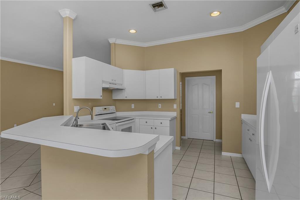11082 Lakeland Cir Property Photo 12