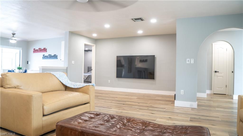 2090 Via Venice Property Photo 11
