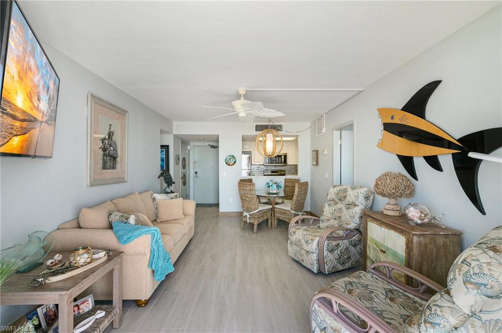 180 Seaview Ct 911 Property Photo 6