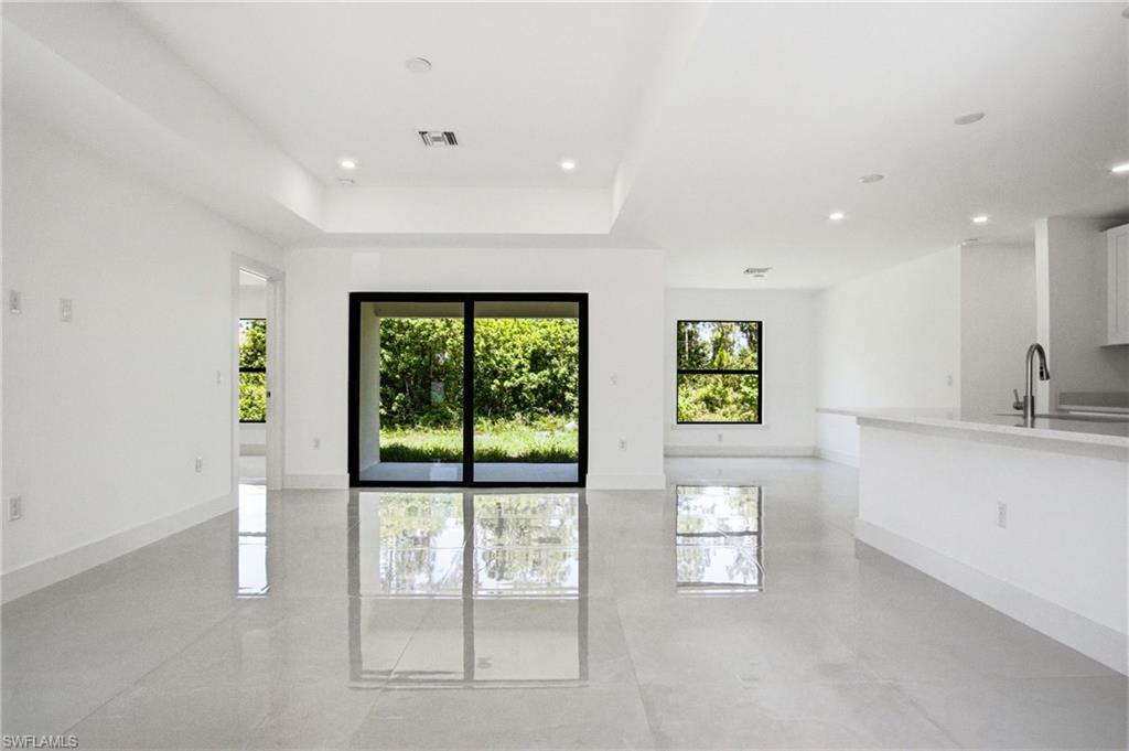 739 Fullerton Ave S Property Photo 13