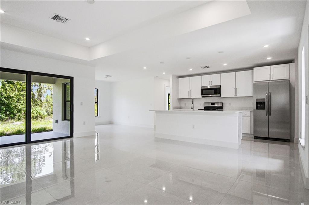 739 Fullerton Ave S Property Photo 14