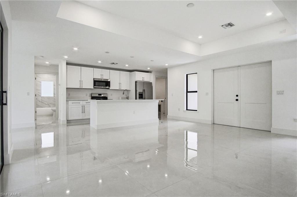 739 Fullerton Ave S Property Photo 15