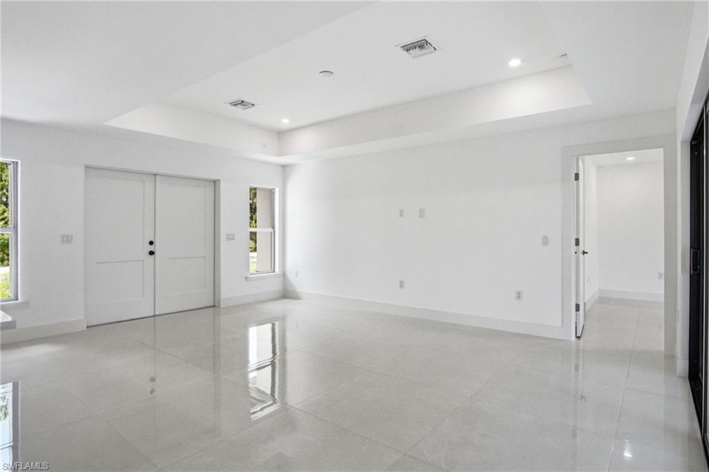 739 Fullerton Ave S Property Photo 16