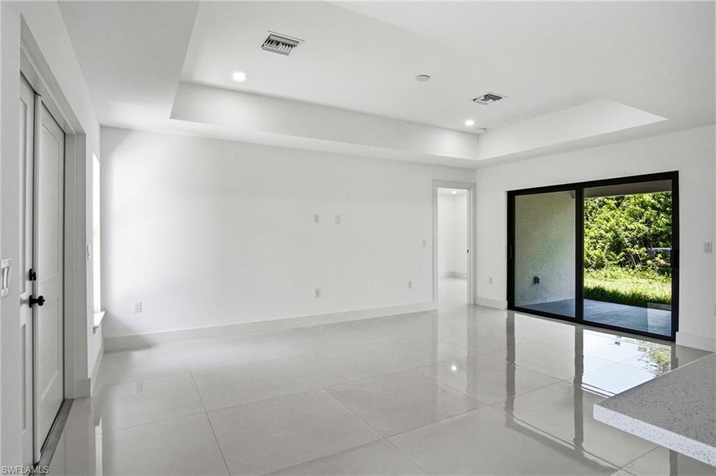 739 Fullerton Ave S Property Photo 18